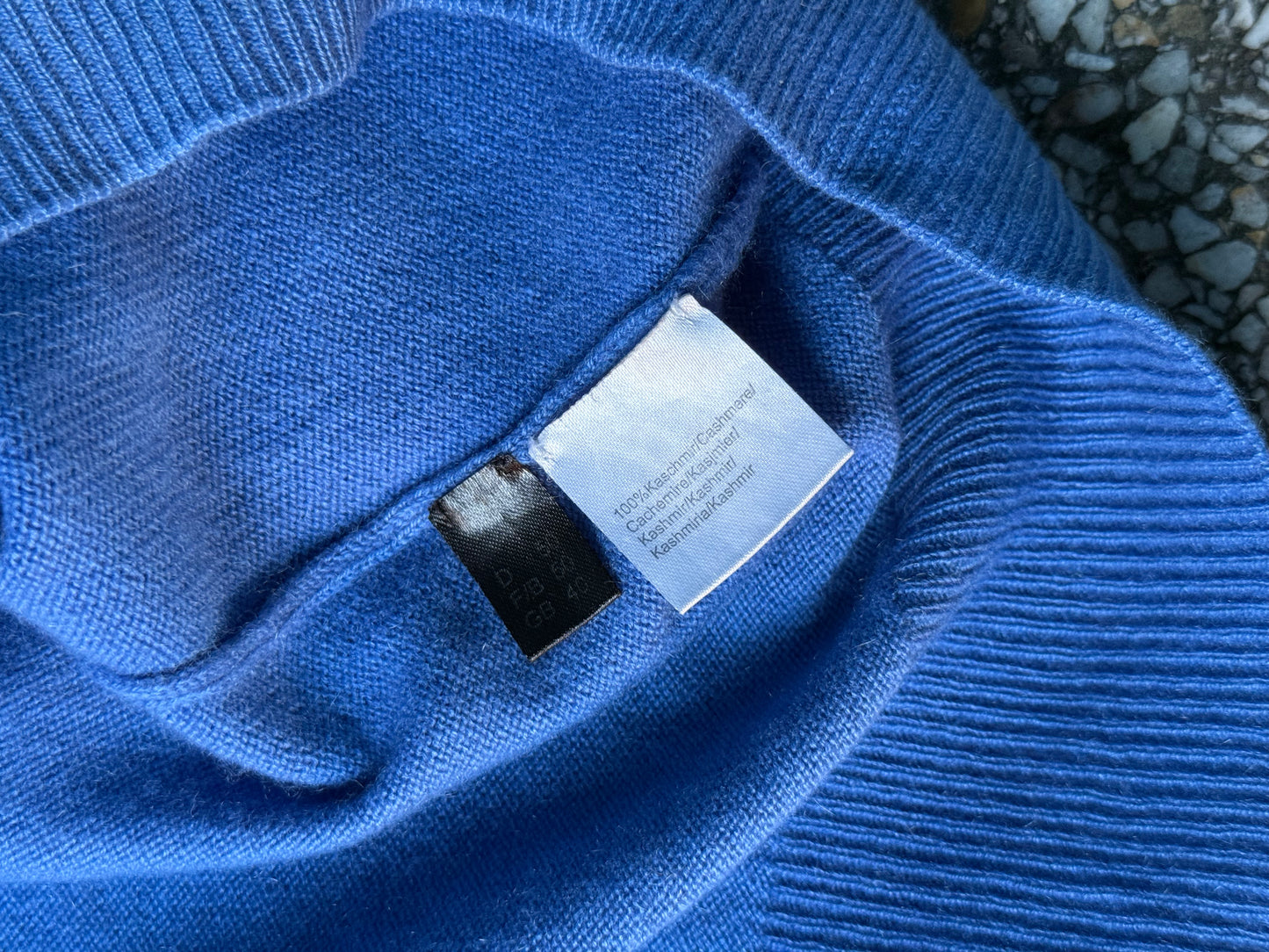 Vintage kaszmirowy niebieski sweter